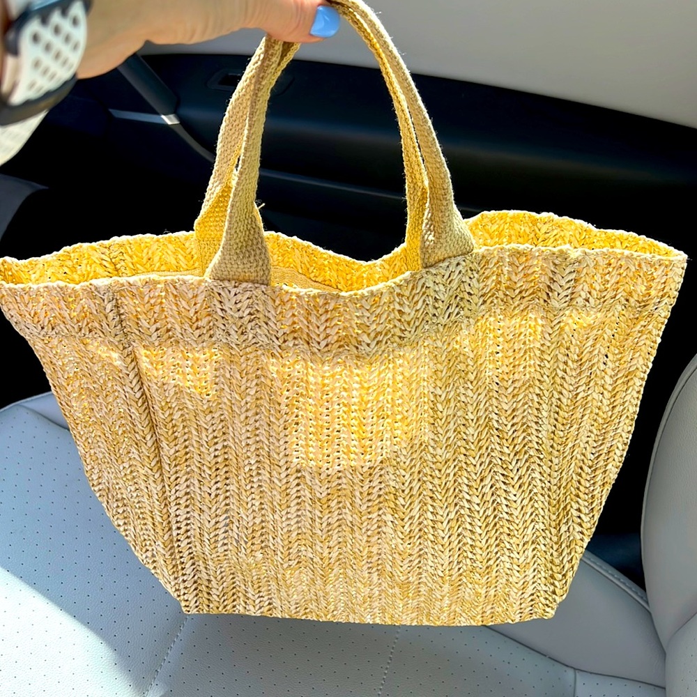 Woman’s straw bag
